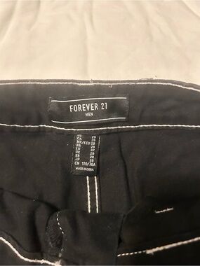Forever 21 Men Black Cargo Shorts with White Contrast Stitching